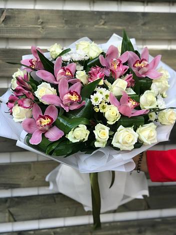 Букет цветов из: Розы и Хризантемы в Кичменгском Городке