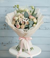 Букет цветов из:  Розы и Лизиантусы в Кичменгском Городке