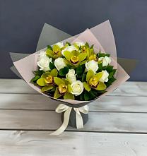 Букет цветов из:  Орхидеи и Розы в Кичменгском Городке