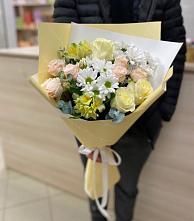 Букет цветов из:  Альстромерии, Розы и Хризантемы в Кичменгском Городке