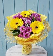 Букет цветов из:  Хризантемы и Герберы в Кичменгском Городке