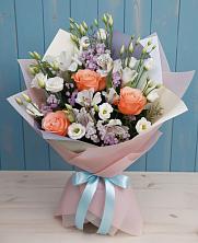 Букет цветов из:  Лизиантусы, Розы, Альстромерии и Гипсофила в Кичменгском Городке