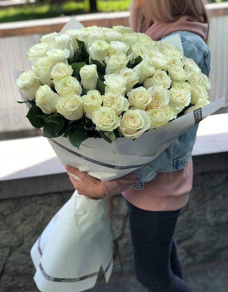 35 Белых роз в Кичменгском Городке Букет 35 Белых роз в Кичменгском Городке