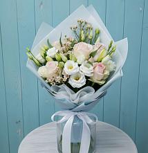 Букет цветов из:  Розы и Лизиантусы в Кичменгском Городке