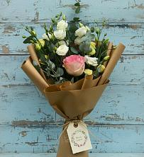 Букет цветов из:  Розы и Лизиантусы в Кичменгском Городке